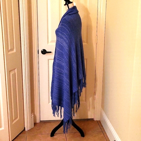 LulaRoe Pretty Fringe Shawl Cardigan - Picture 7 of 14